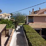 Arenella Beach Апартаменты *