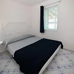Апартаменты Arenella Beach *
