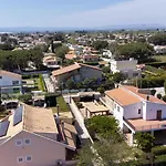 Апартаменты Arenella Beach
