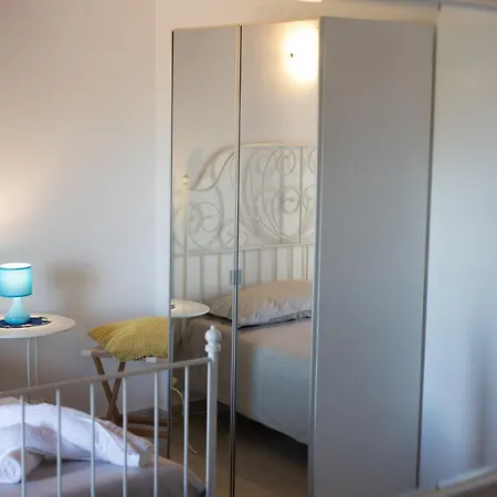 Arenella Beach Apartment *