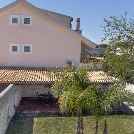 Apartment Arenella Beach